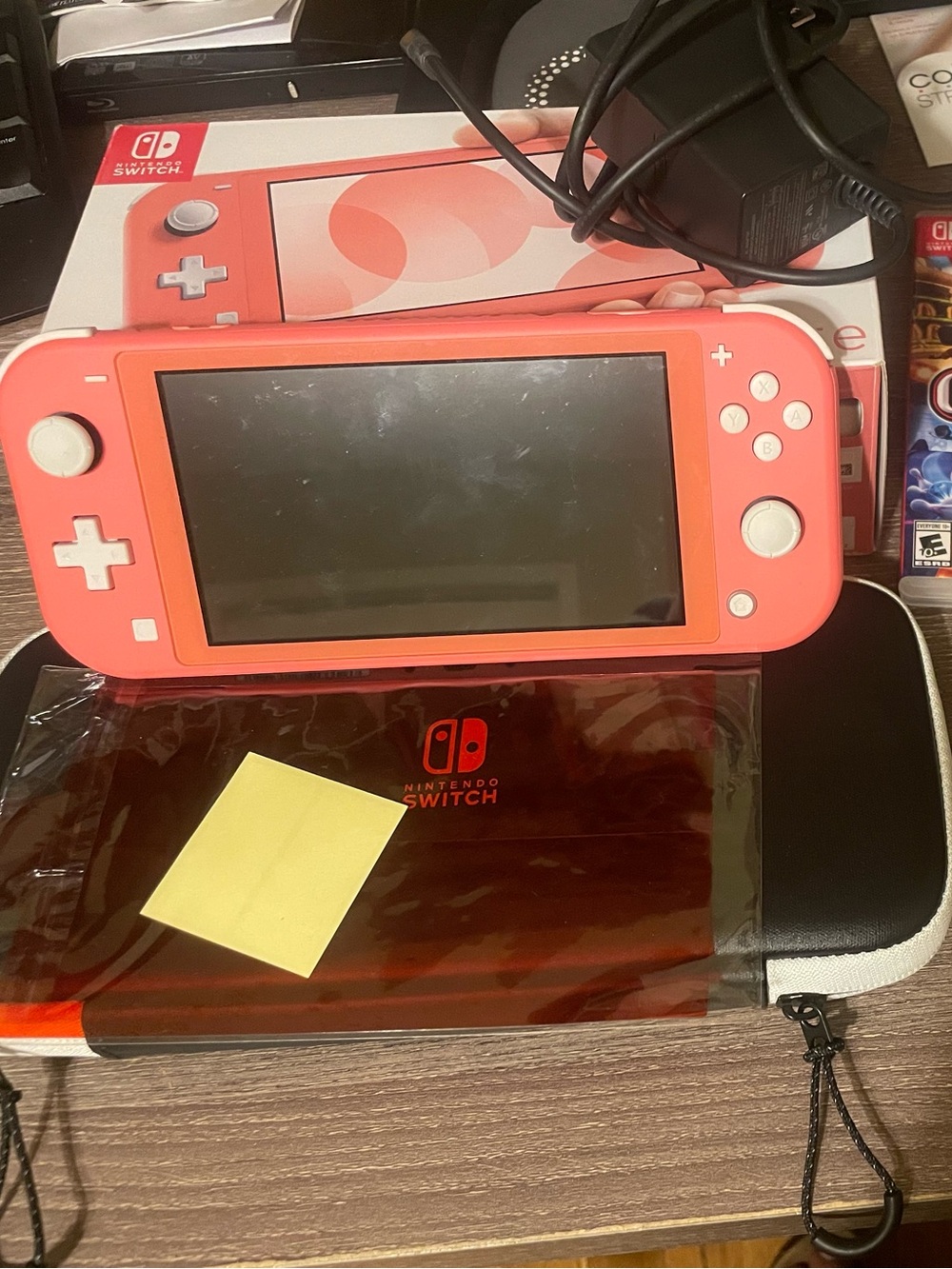 Pink Nintendo Switch Lite & 3 games